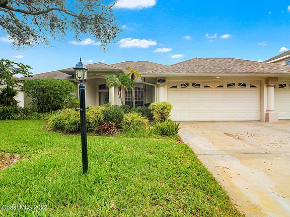 2nd image of 5713 Newbury Cir