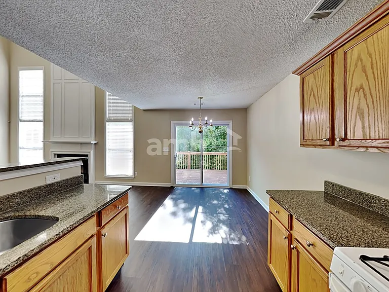 3450 Ridgefair Dr — Photo 7