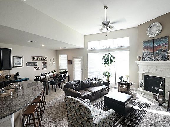 5th image of 1915 Dry Willow Ln