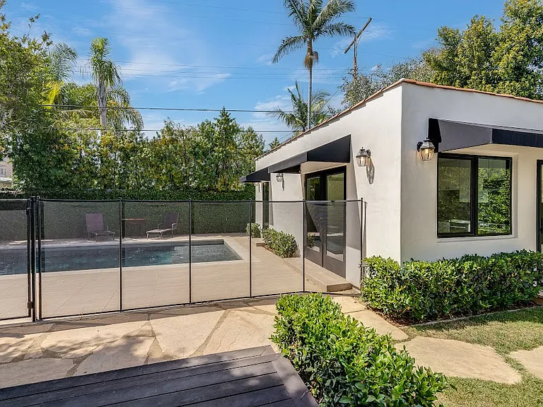 10385 Ilona Ave — Photo 25