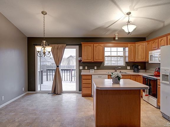 5th image of 2502 Blakemoore Dr
