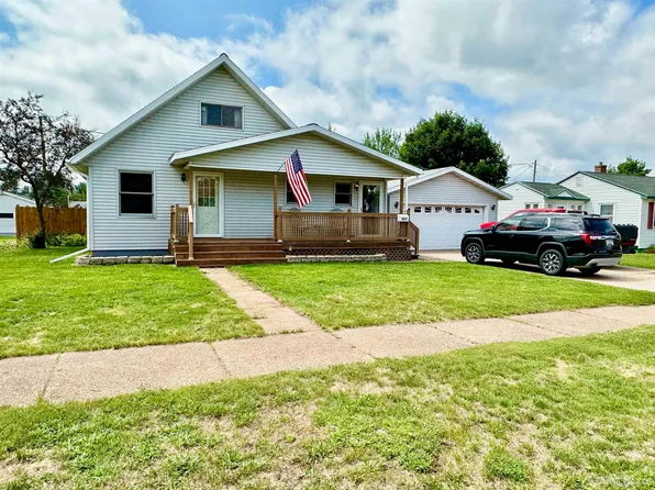 1855 Hewitt St, Ishpeming, MI 49849