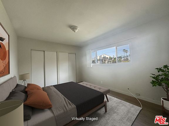 4th image of 220 E Hyde Park Blvd APT 1