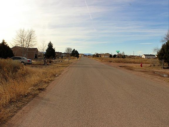 4th image of 1046 E Desert Cove Dr