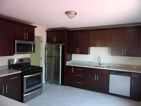 3rd image of 16559 Woodlawn West Ave