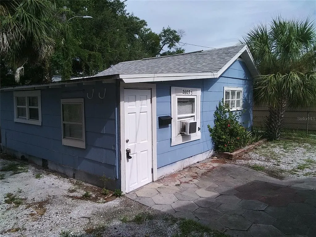 Studio, 1.0 bath, 432 sqft, $995 — Photo 1
