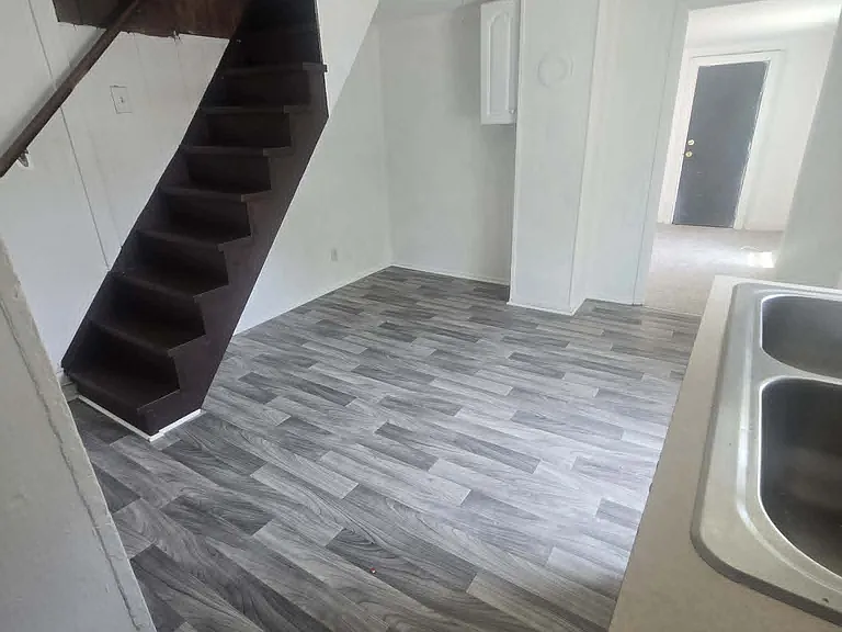 913 Pine St — Photo 6