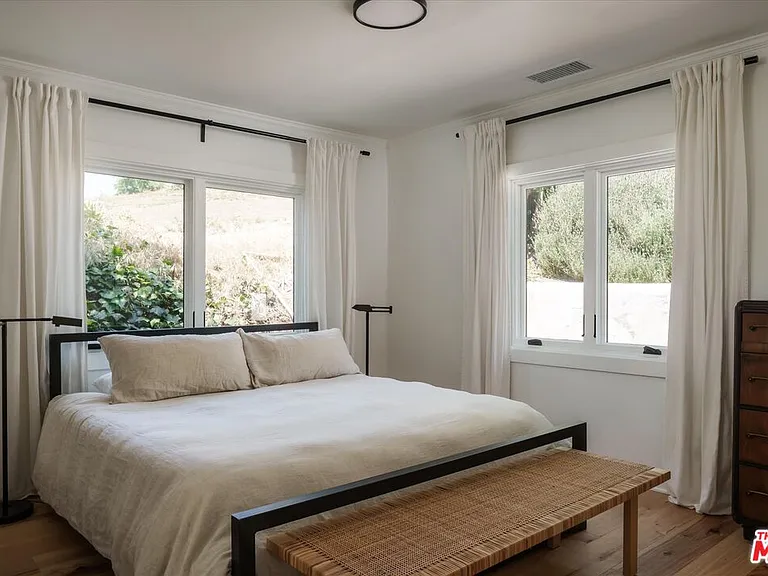 1130 El Paso Dr — Photo 14