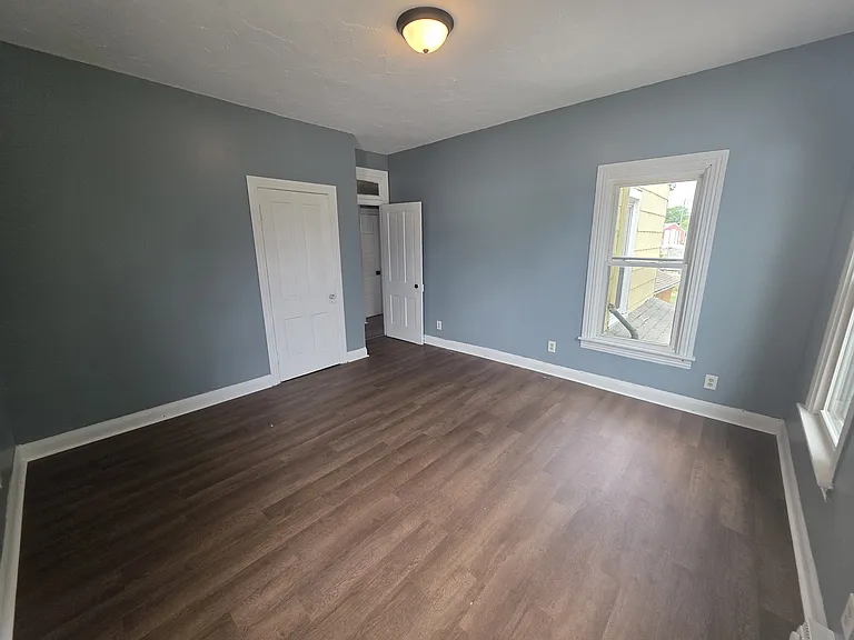 209 Poplar St — Photo 11