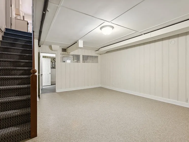 Scotland Park Townhomes — Photo 9