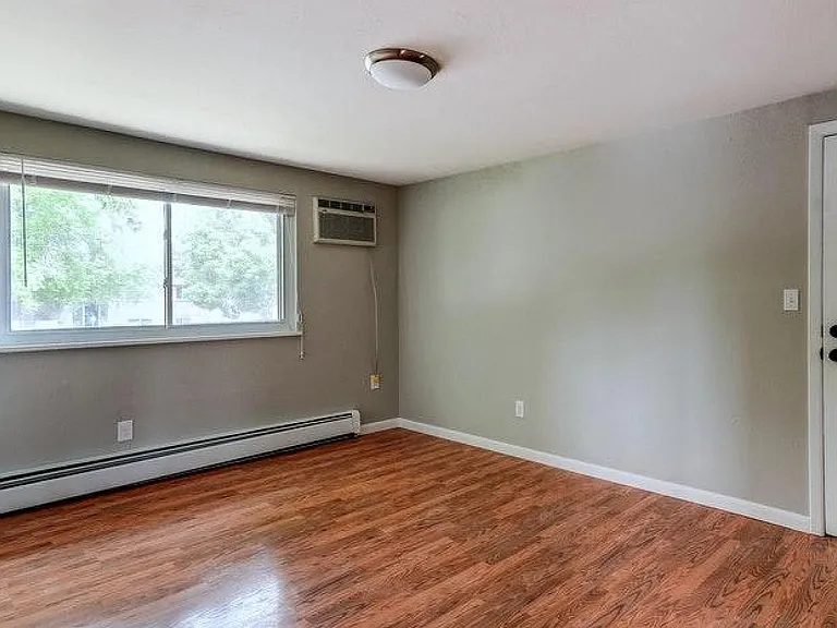 1302 S Coffman St #A — Photo 3