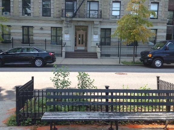5th image of 327 Edgecombe Ave APT 1A