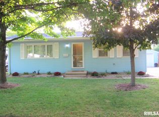 2102 Faringdon Rd, Springfield, IL 62702