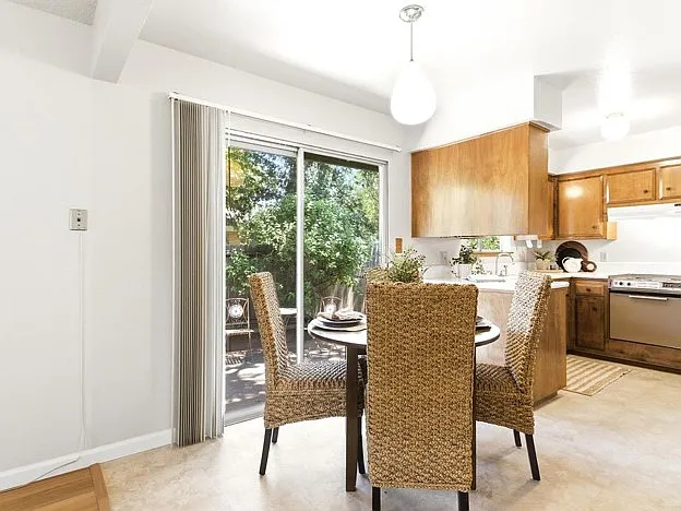 33-35 Simmons Way — Photo 13