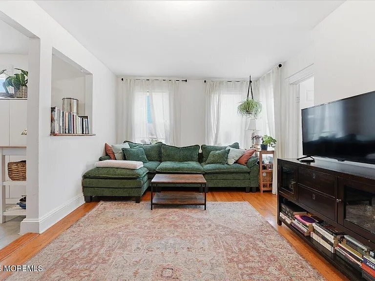 1001 5th Ave #2 — Photo 14