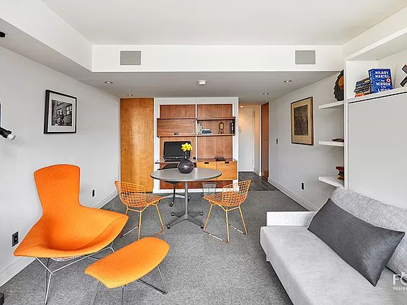3rd image of 101 W 12th St APT 15E