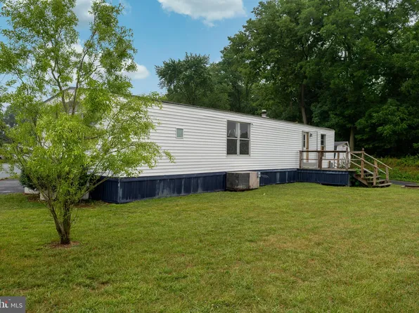 32 Circle Dr, Columbia, PA 17512