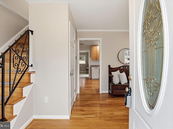 5th image of 5519 Yorkshire St