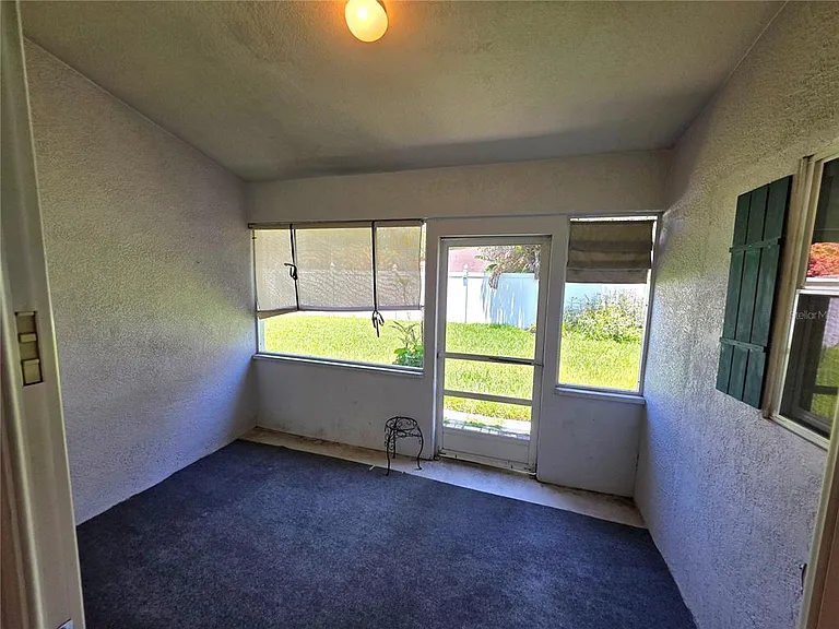 806 Lesa Glen Pl — Photo 15