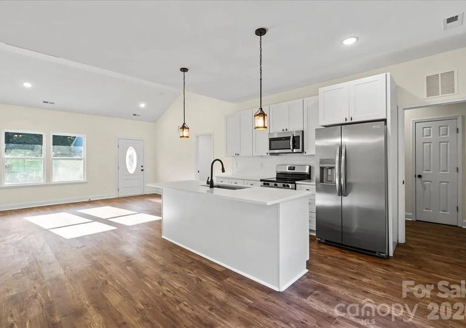Almost New 3 Bedroom Home in Gastonia NC — Photo 2