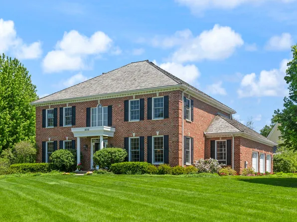 800 Tisbury Ln, Lake Forest, IL 60045