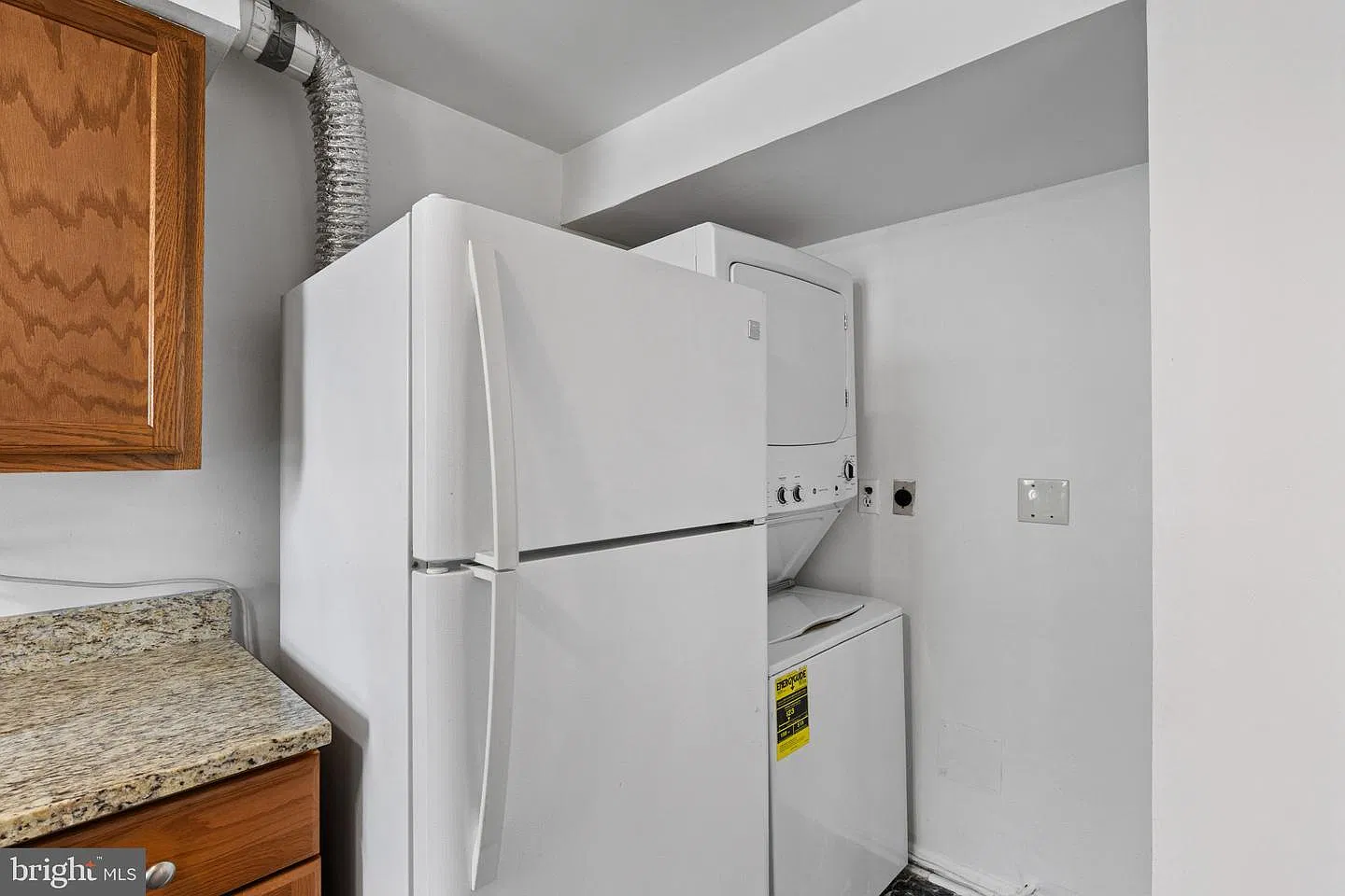 3 bed, 1017 sqft, $1,600 — Photo 1