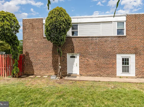1231 Magnolia Ln, Herndon, VA 20170