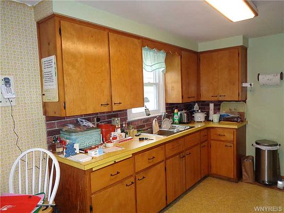 4th image of 50 Mosher Dr