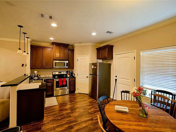 3rd image of 402 Nimitz St #B