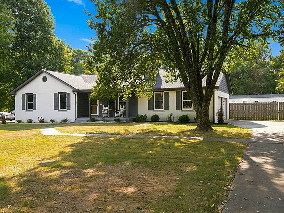 3rd image of 1110 Kathryn Rd