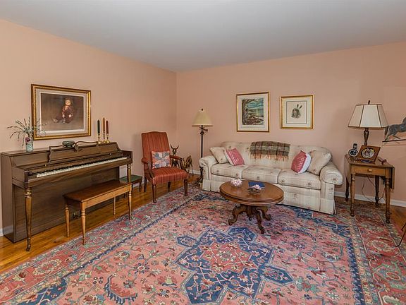 5th image of 44 Creekwood Sq #44