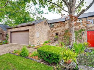 19 Town Oaks Pl, Bellaire, TX 77401