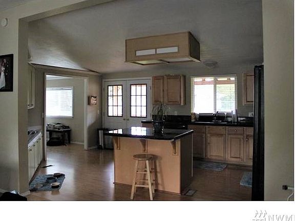 3rd image of 8423 Thuja Ave SE