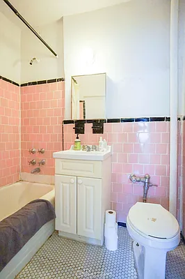 Rented by City Connections Realty | media 27