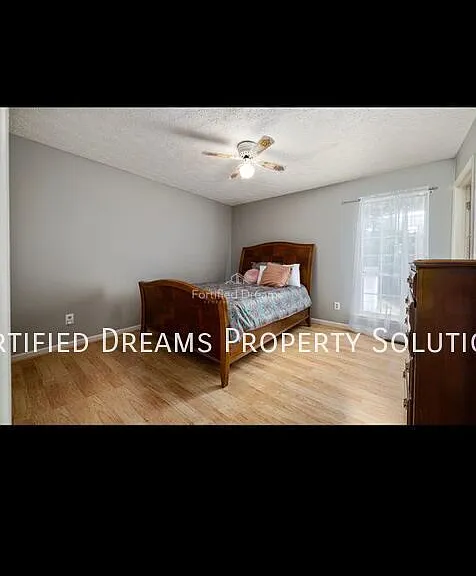 5804 Hadrian Dr — Photo 9