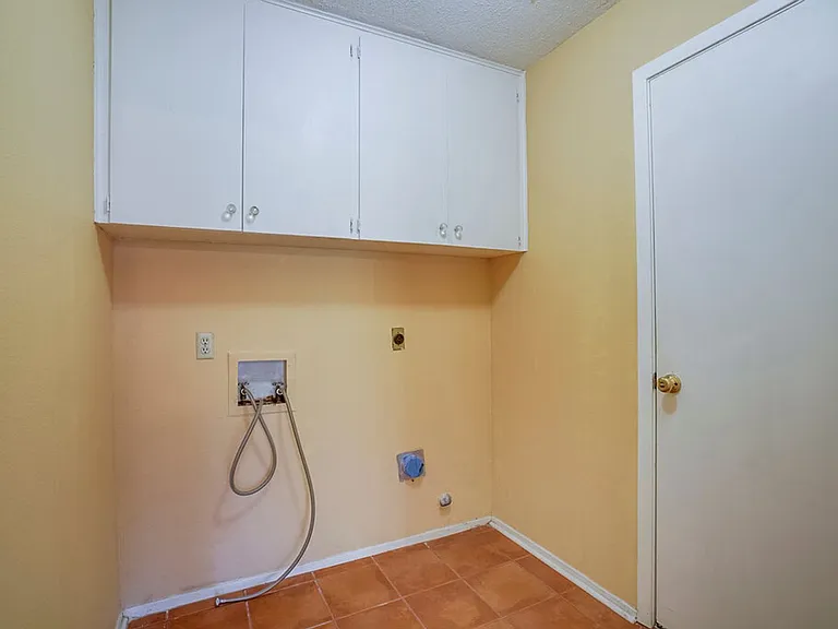 506 E Palm Valley Blvd — Photo 16