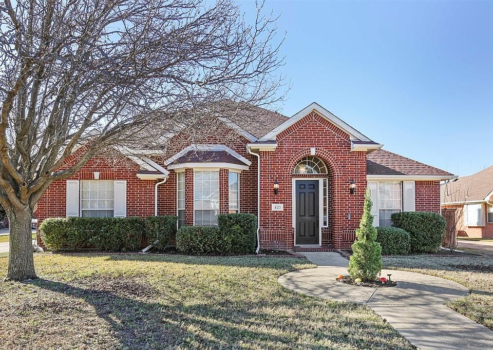 1st image of 423 Hickory Dr