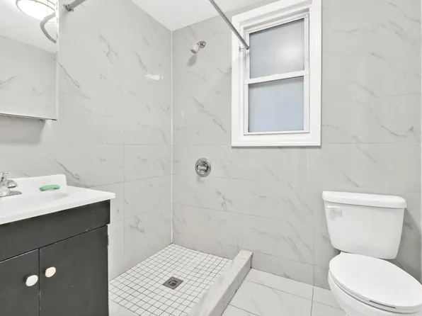 7-06 College Point Boulevard image 10 of 44