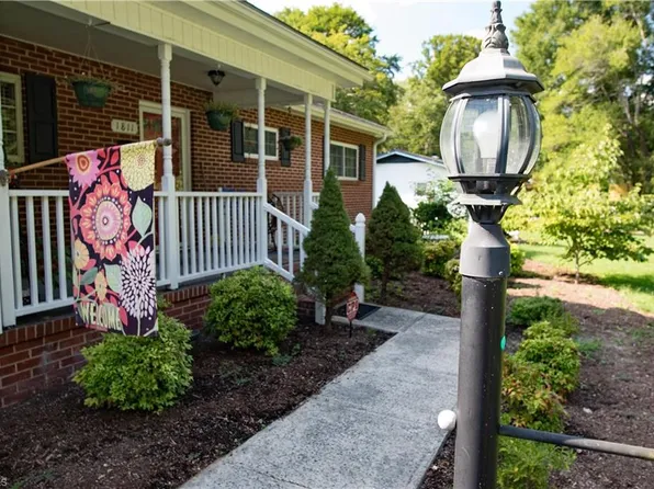 1811 Aimes Ave, Mount Airy, NC 27030