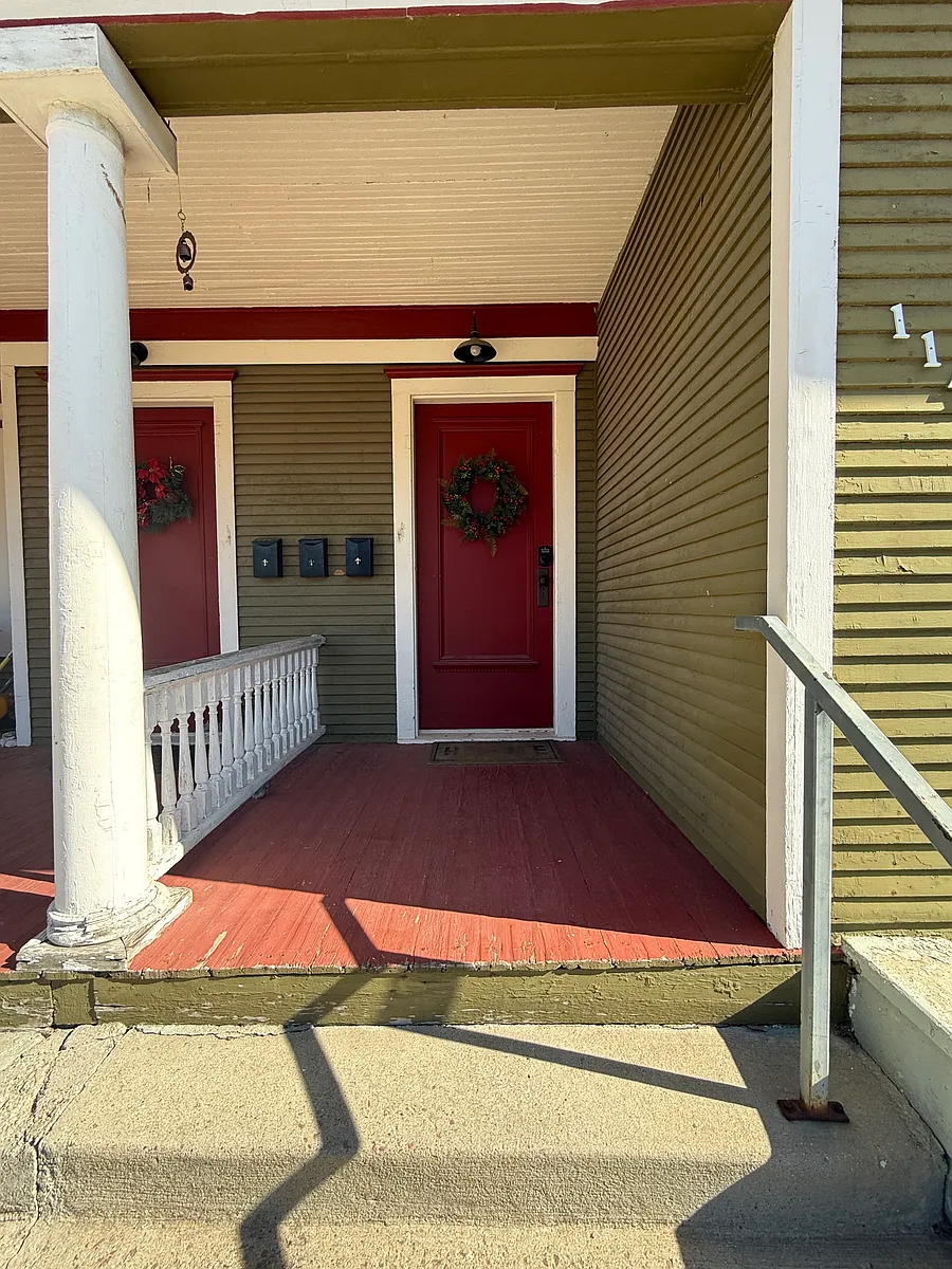 Building Photo - 114 N Summit Ave #114B