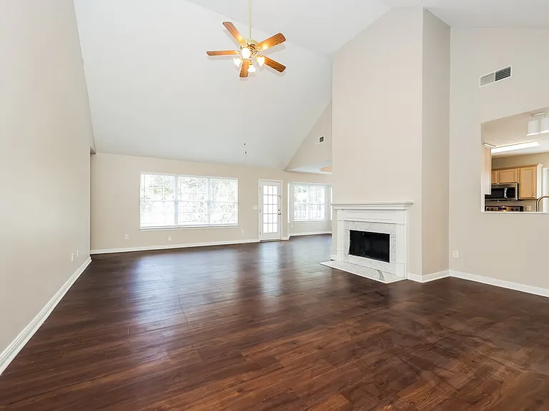 373 Davids Way — Photo 3