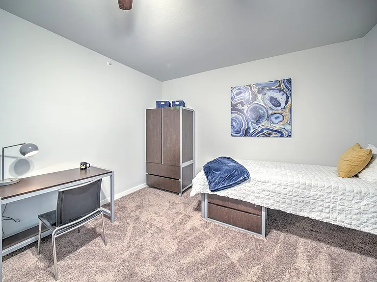EXPERIENCE The Den & ALL it has to Offer! Now leasing for June 2026! — Photo 40