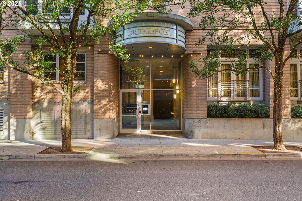 1130 NW 12th Ave APT 214, Portland, OR - View 4