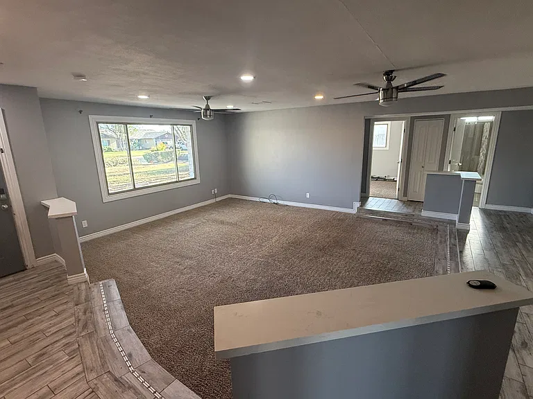 5304 W Beck Ln — Photo 6