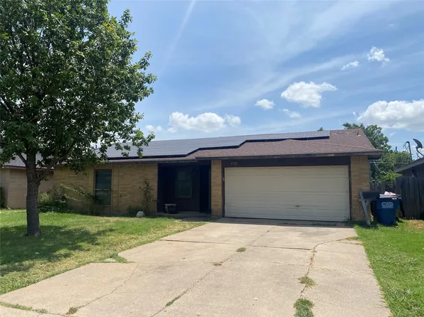 2722 Pebble Beach Dr, Lancaster, TX 75134