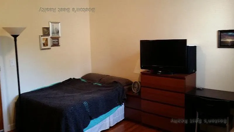 Building Photo - 57 Longwood Ave #10