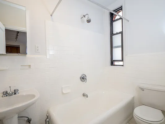 Rented by City Connections Realty | media 10