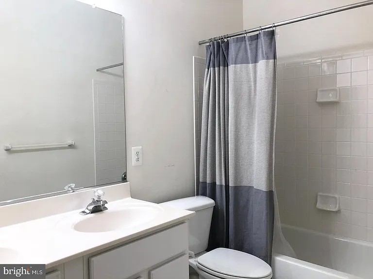 556 Longhorn Cres — Photo 16