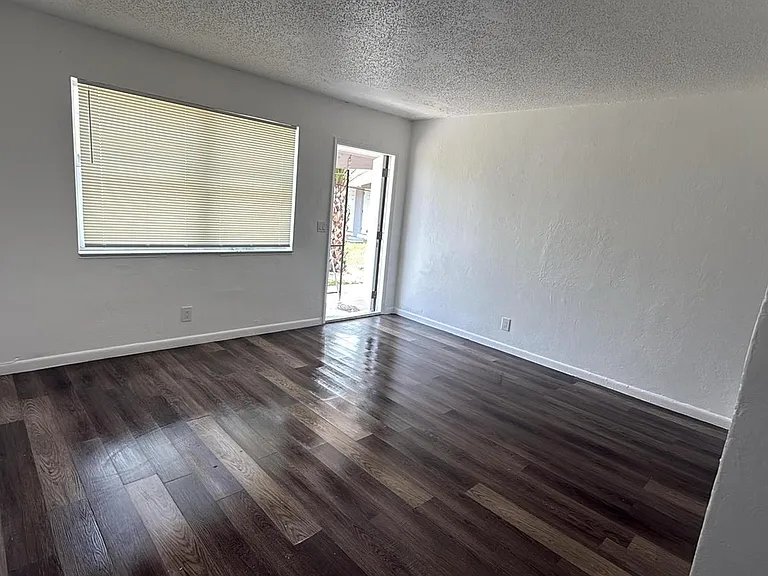 1021 Henrietta Ave #1 — Photo 2