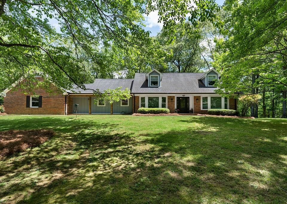 1st image of 311 Herring Rd NE